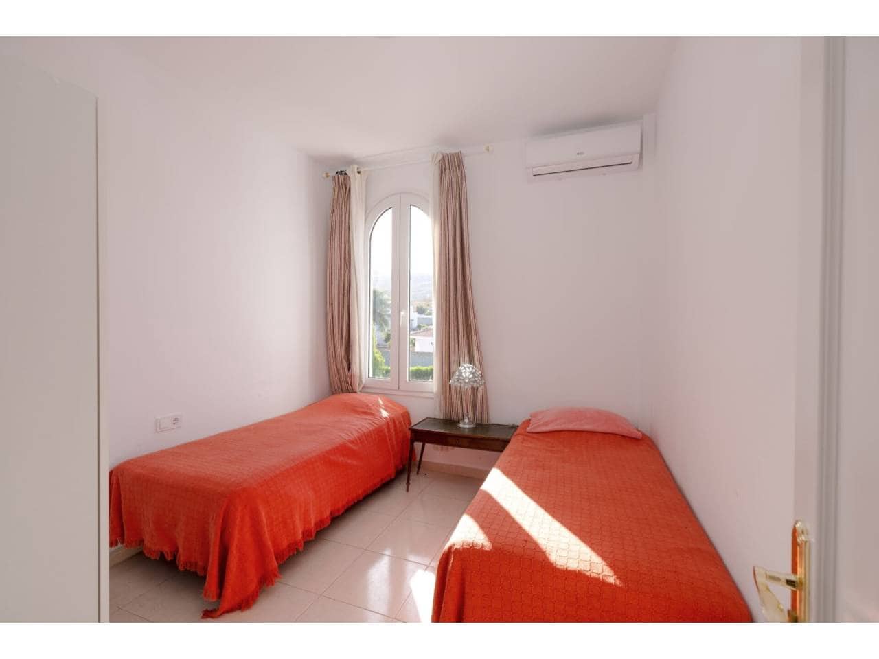 6 sypialnia Willa na sprzedaż w La Linea de la Concepcion z basenem garażem - 995 000 € (Ref: 8359171)