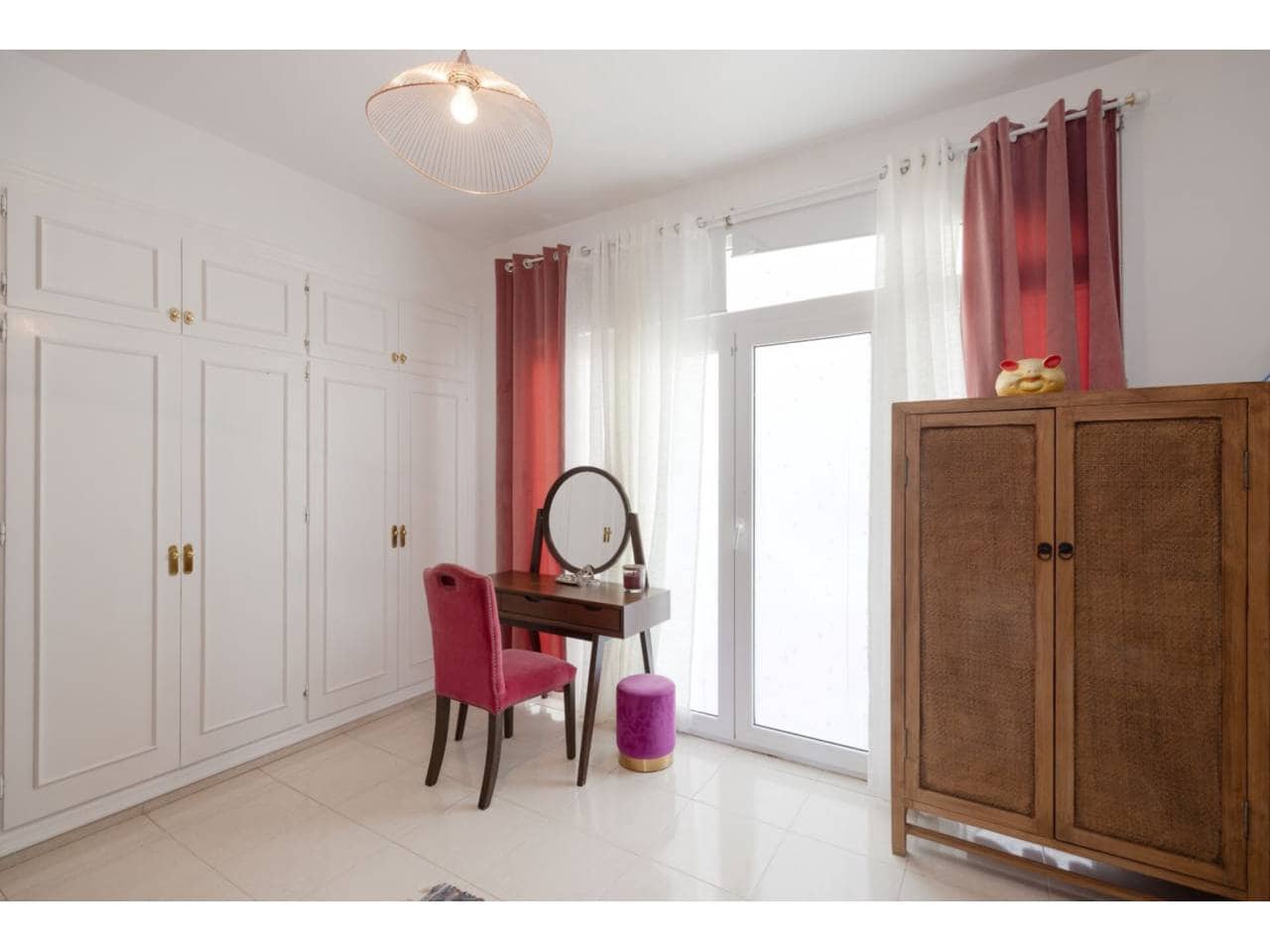 6 sypialnia Willa na sprzedaż w La Linea de la Concepcion z basenem garażem - 995 000 € (Ref: 8359171)