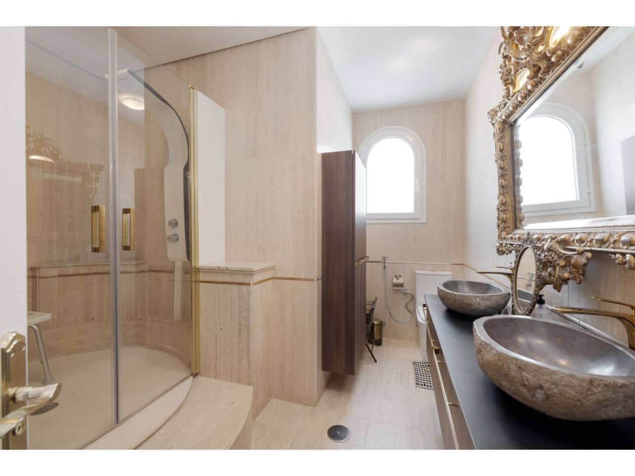 6 sypialnia Willa na sprzedaż w La Linea de la Concepcion z basenem garażem - 995 000 € (Ref: 8359171)