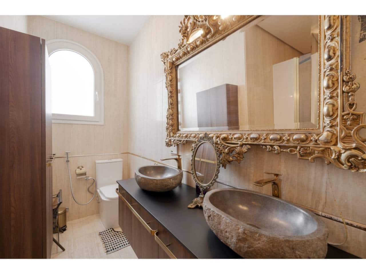 6 sypialnia Willa na sprzedaż w La Linea de la Concepcion z basenem garażem - 995 000 € (Ref: 8359171)