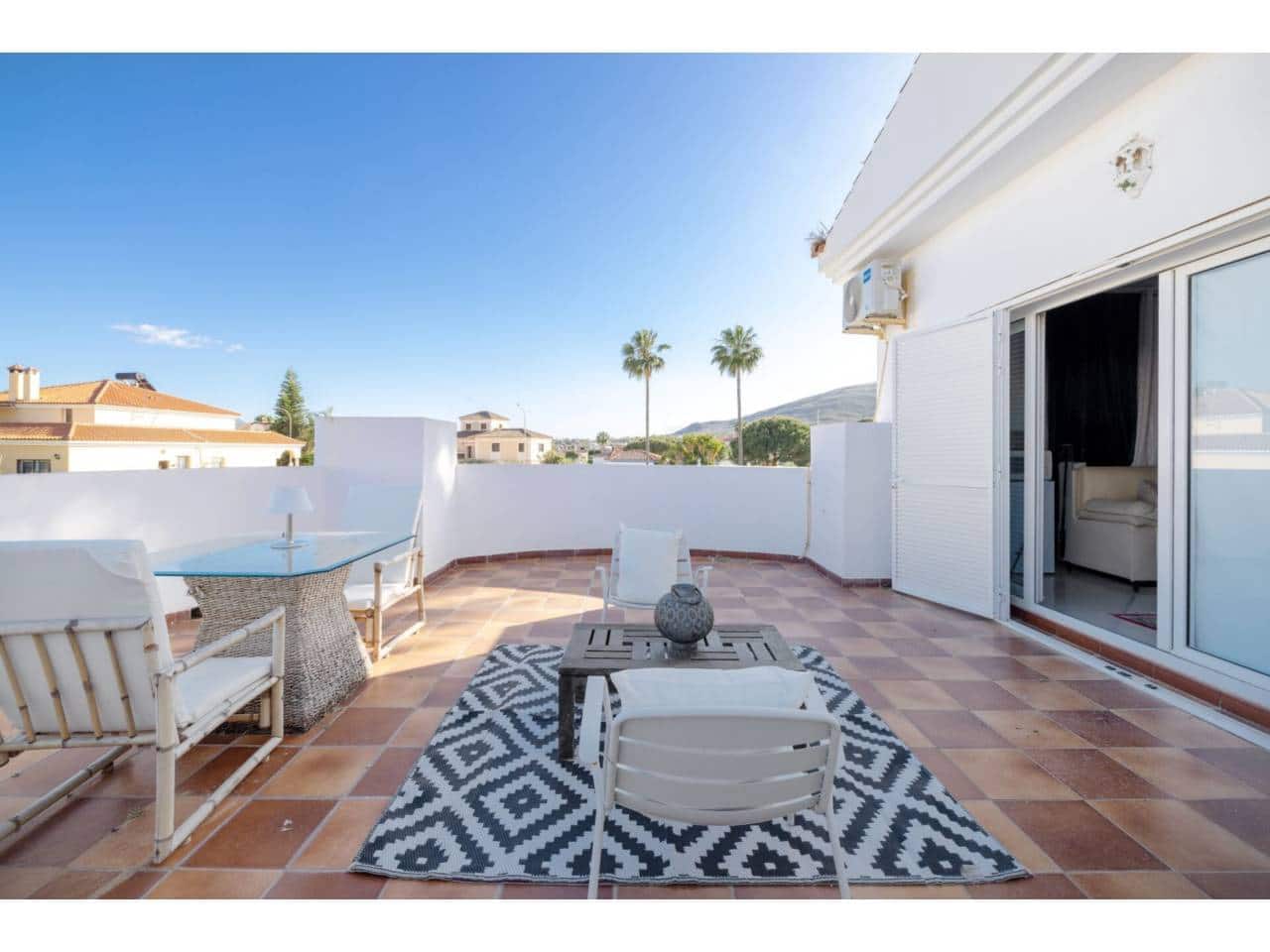 6 sypialnia Willa na sprzedaż w La Linea de la Concepcion z basenem garażem - 995 000 € (Ref: 8359171)