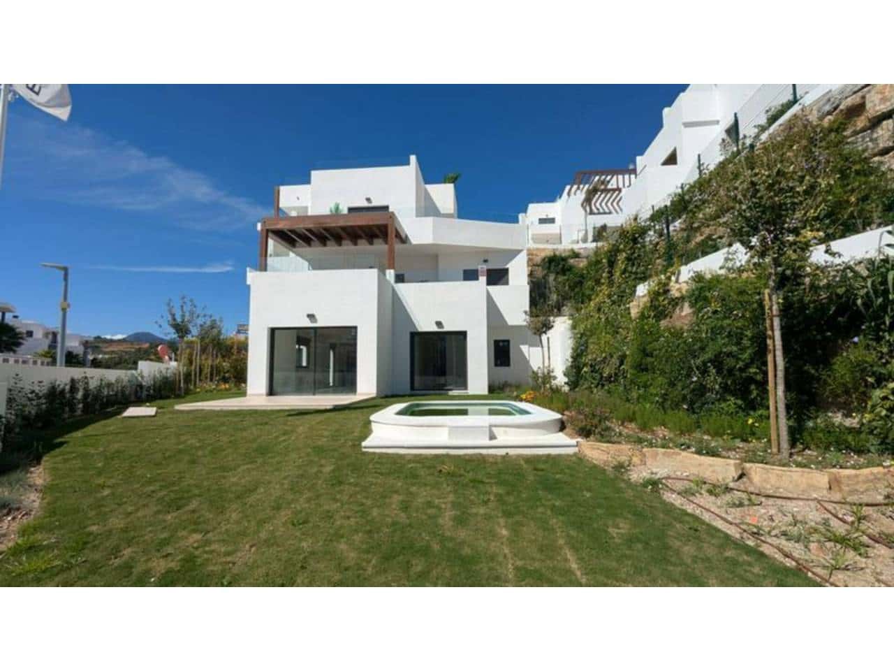 2 Zimmer Apartment zu verkaufen in Casares mit Pool Garage - 498.000 € (Ref: 8390161)