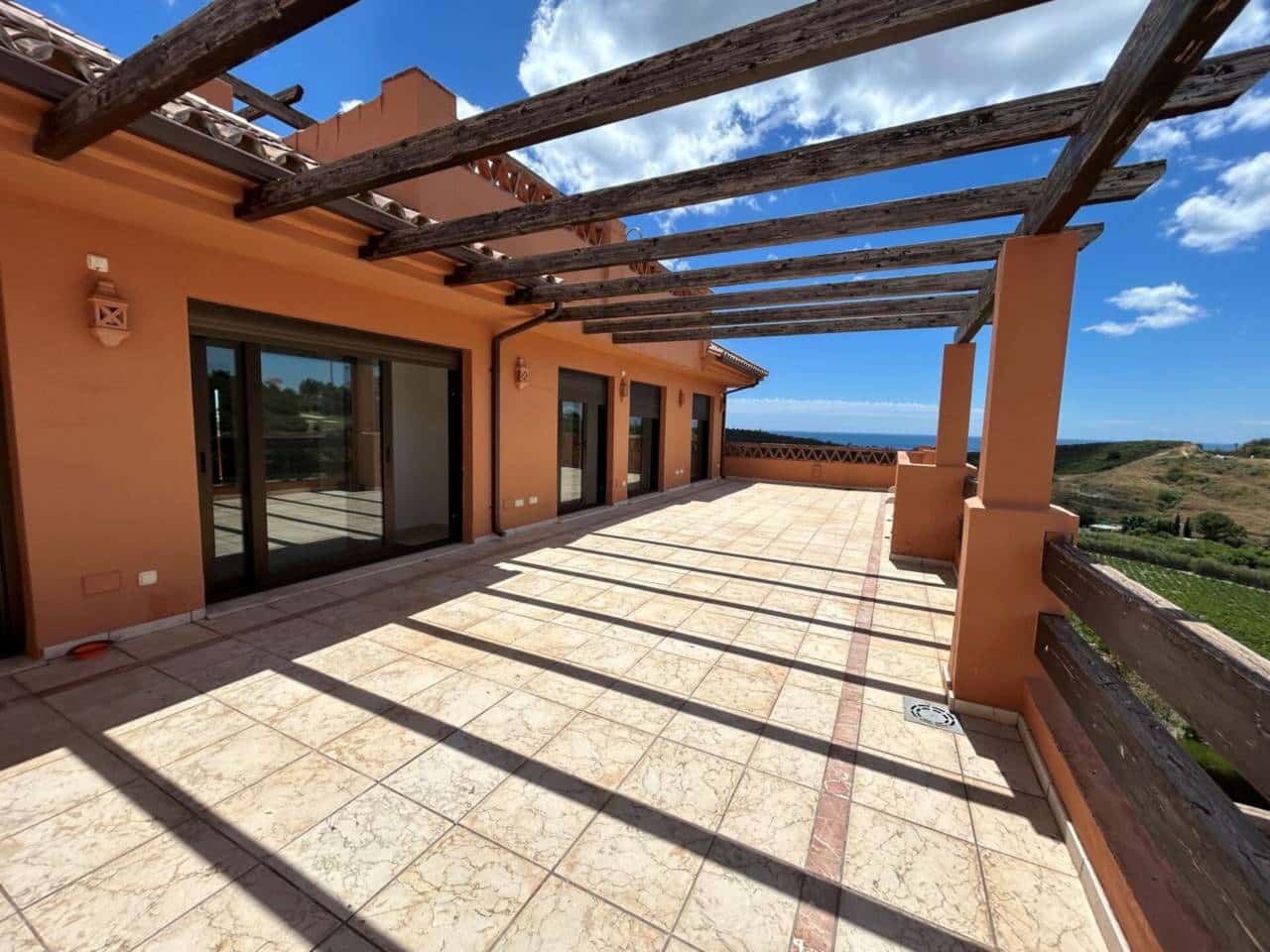 3 soverom Penthouse til salgs i Casares med svømmebasseng - € 475 000 (Ref: 8394418)