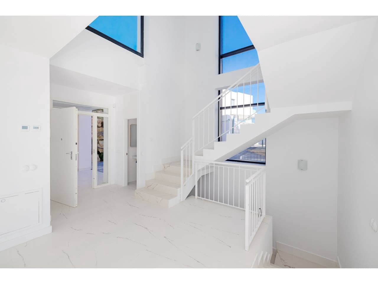 3 bedroom Villa for sale in Torreguadiaro with pool - € 850,000 (Ref: 8459318)