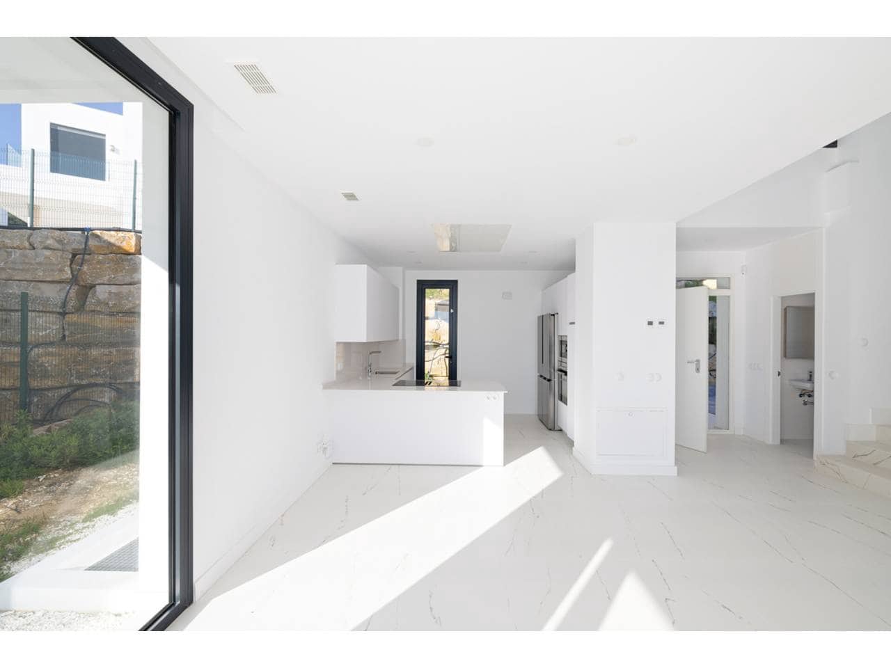 3 bedroom Villa for sale in Torreguadiaro with pool - € 850,000 (Ref: 8459318)