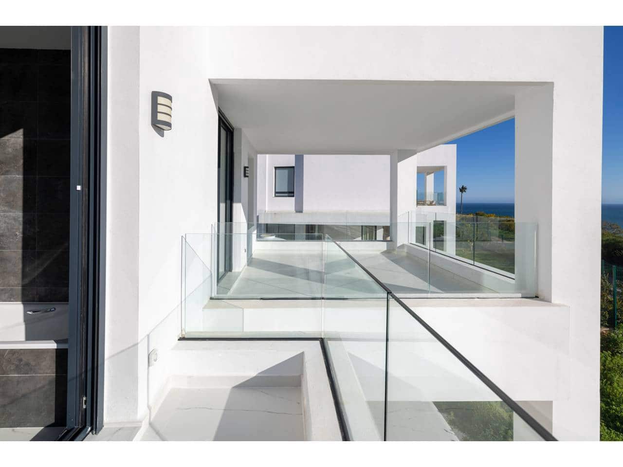 3 bedroom Villa for sale in Torreguadiaro with pool - € 850,000 (Ref: 8459318)
