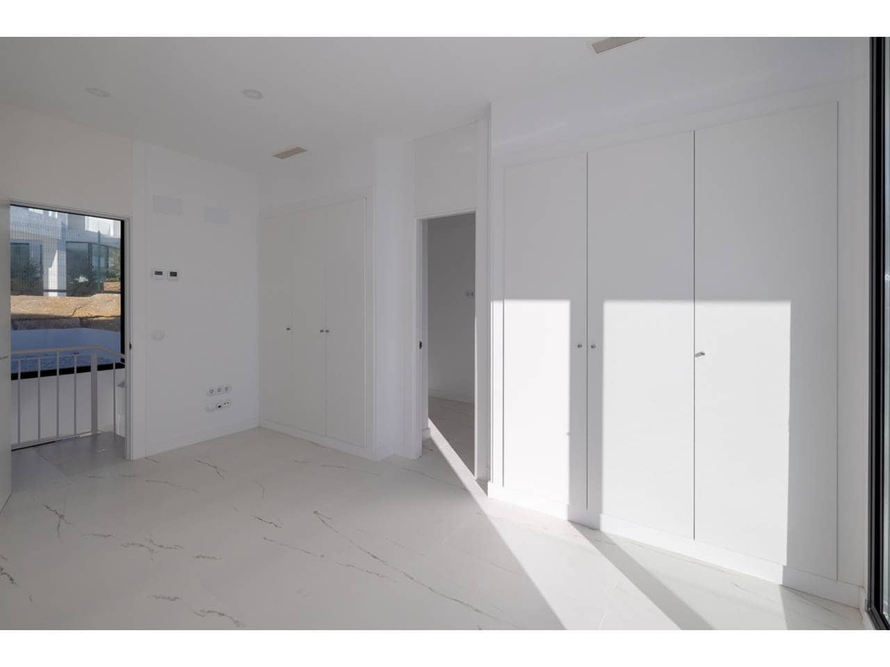 3 bedroom Villa for sale in Torreguadiaro with pool - € 850,000 (Ref: 8459318)