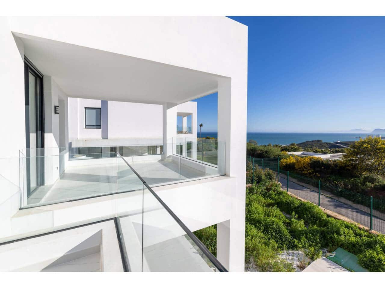 3 bedroom Villa for sale in Torreguadiaro with pool - € 850,000 (Ref: 8459318)