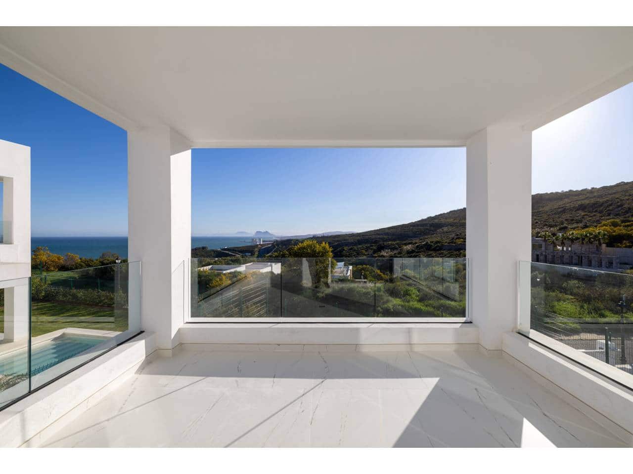 3 bedroom Villa for sale in Torreguadiaro with pool - € 850,000 (Ref: 8459318)