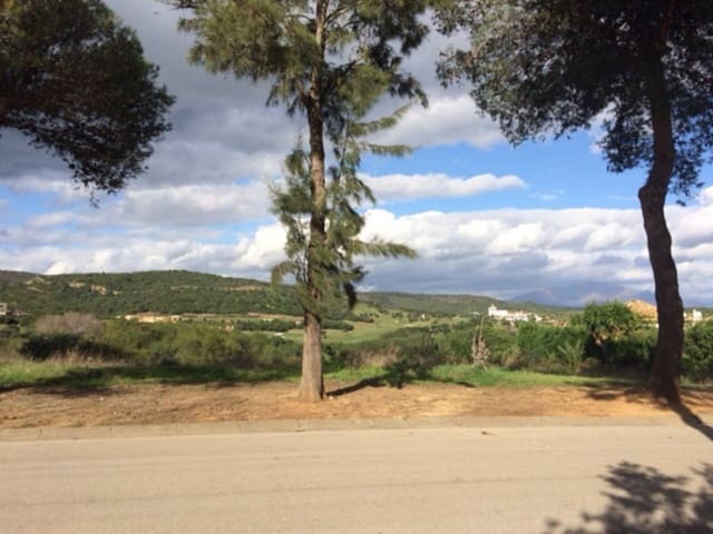 Tomt till salu i Sotogrande Alto, San Roque - 450 000 € (Ref: 8475654)
