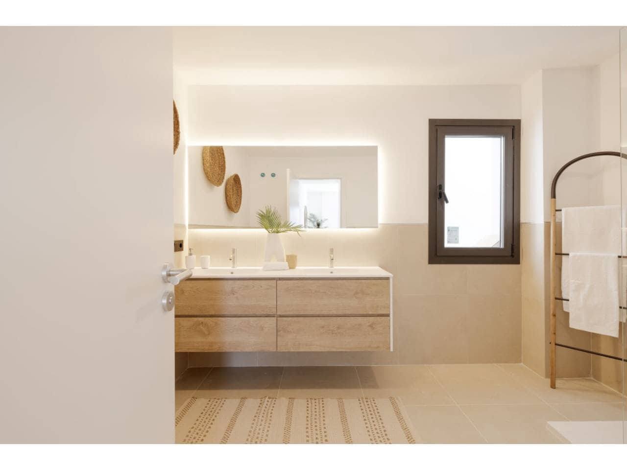 Apartamento de 2 habitaciones en Casares en venta con piscina garaje - 360.000 € (Ref: 8531581)