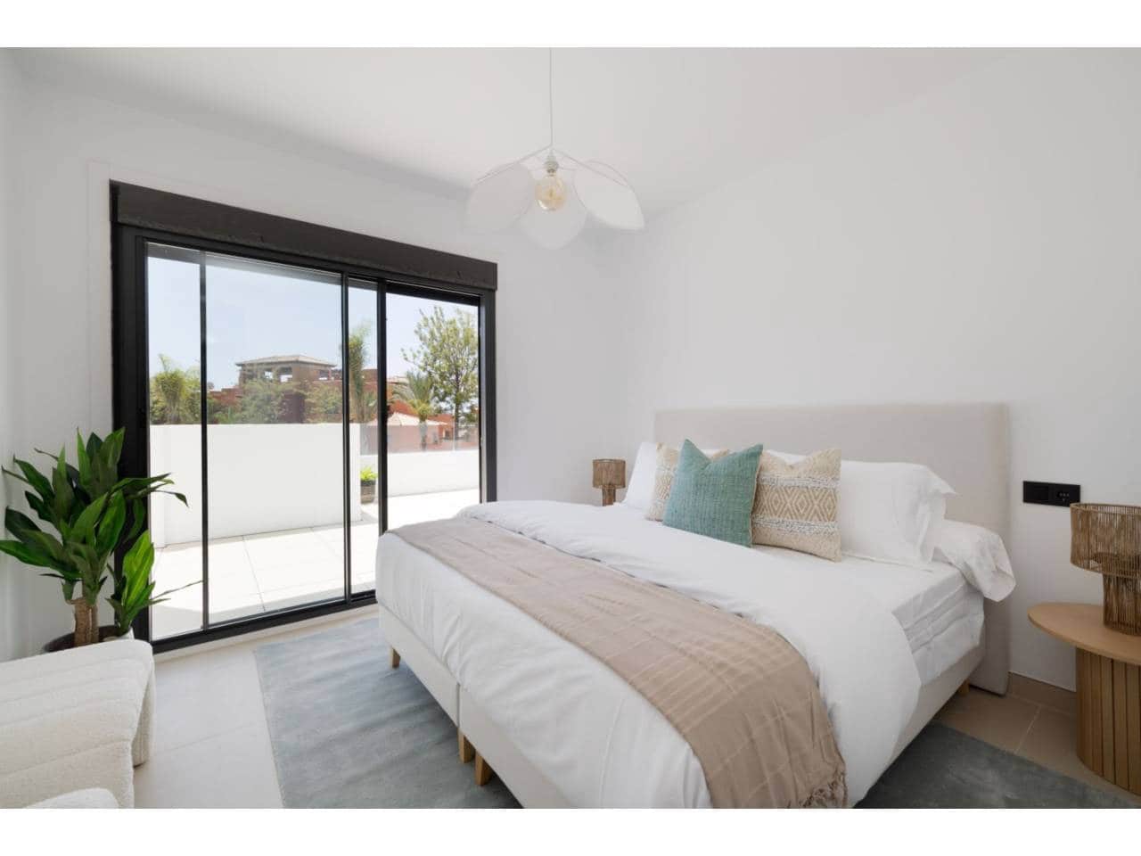 Apartamento de 2 habitaciones en Casares en venta con piscina garaje - 360.000 € (Ref: 8531581)