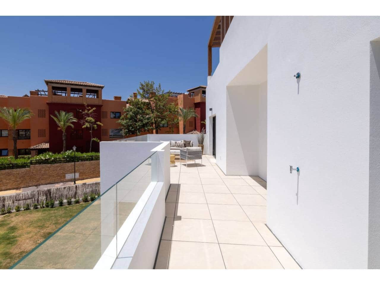 Apartamento de 2 habitaciones en Casares en venta con piscina garaje - 360.000 € (Ref: 8531581)