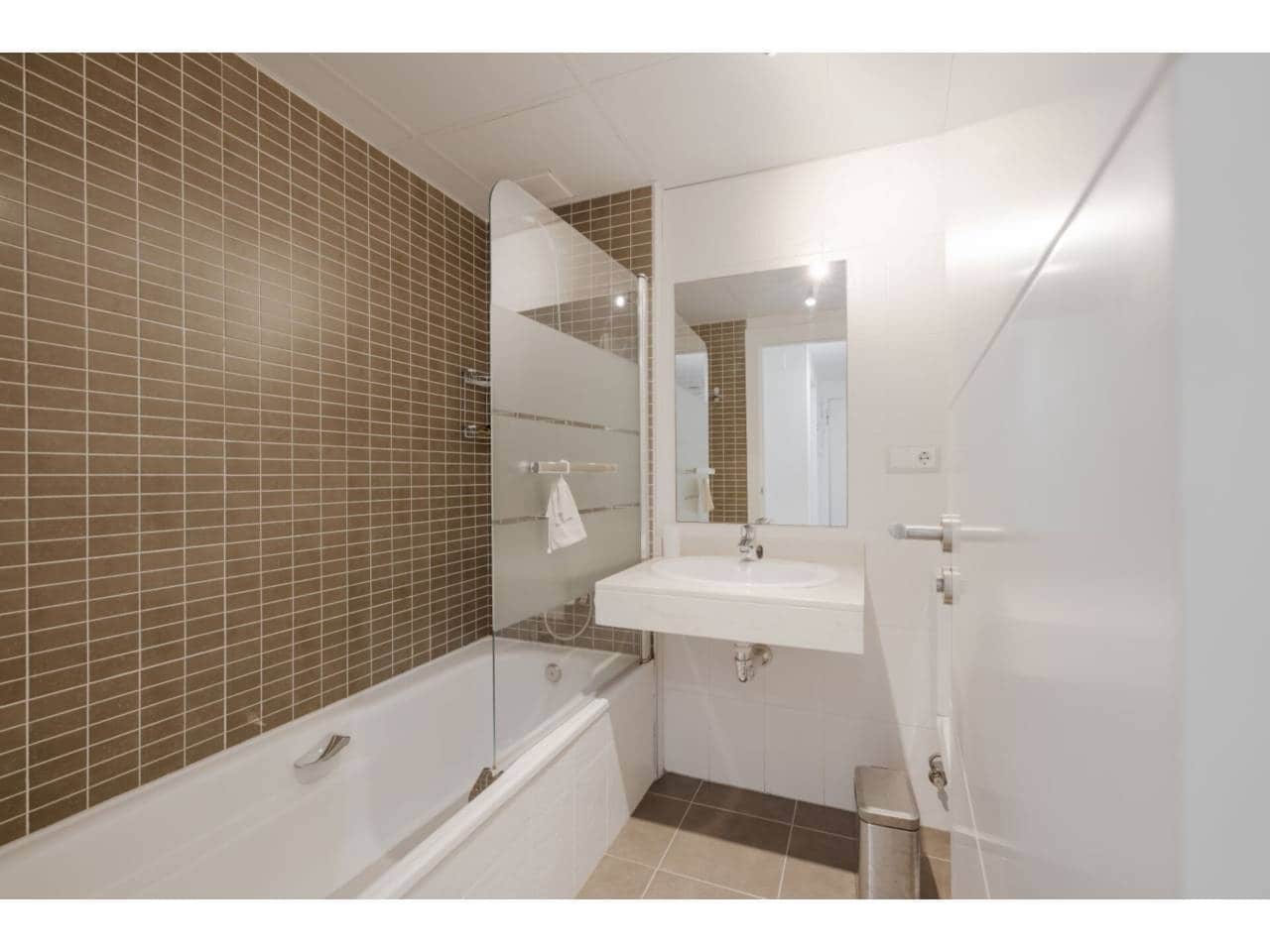 2 soveværelse Lejlighed til salg i La Alcaidesa med swimmingpool garage - € 275.000 (Ref: 8536091)