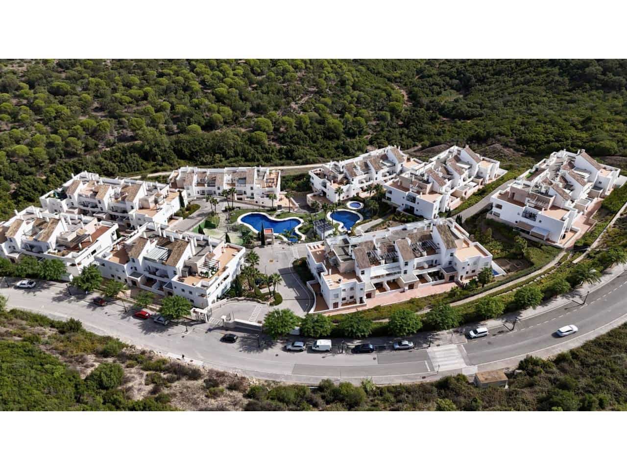 2 soveværelse Lejlighed til salg i La Alcaidesa med swimmingpool garage - € 275.000 (Ref: 8536091)