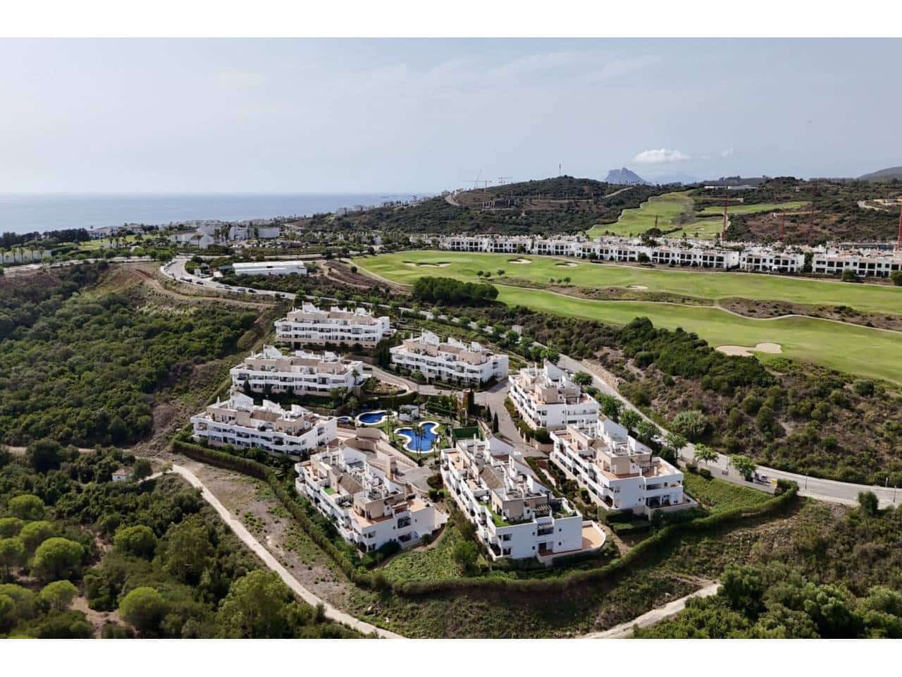 2 soveværelse Lejlighed til salg i La Alcaidesa med swimmingpool garage - € 275.000 (Ref: 8536091)
