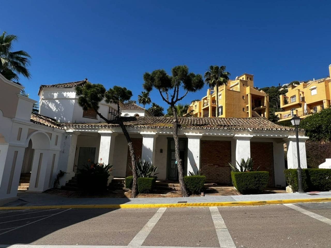 Erhverv til salg i Manilva - € 1.300.000 (Ref: 8537993)