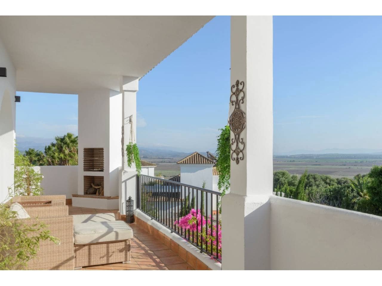 4 soveværelse Villa til salg i Benalup med swimmingpool garage - € 885.000 (Ref: 8560986)