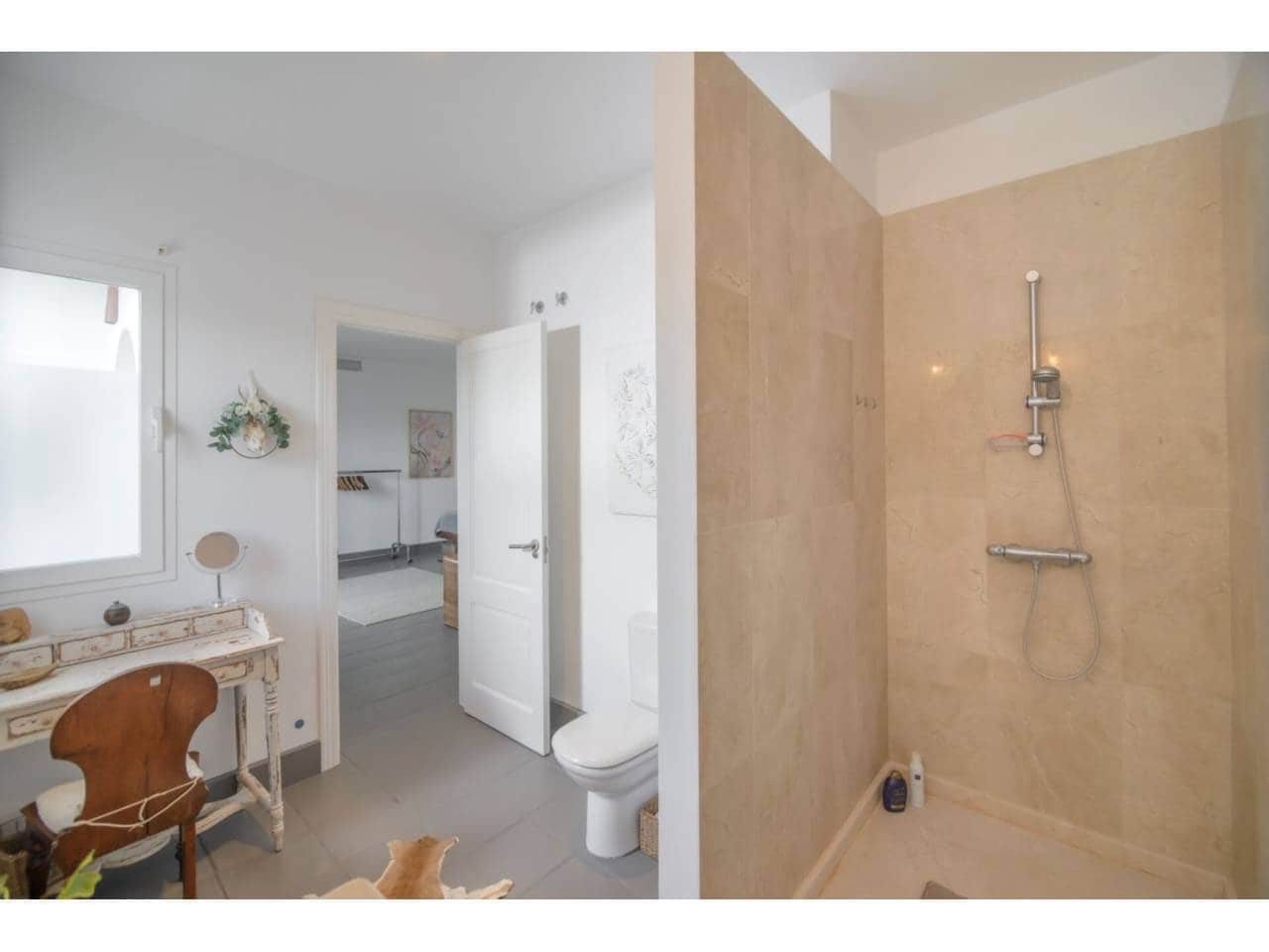 4 soveværelse Villa til salg i Benalup med swimmingpool garage - € 885.000 (Ref: 8560986)