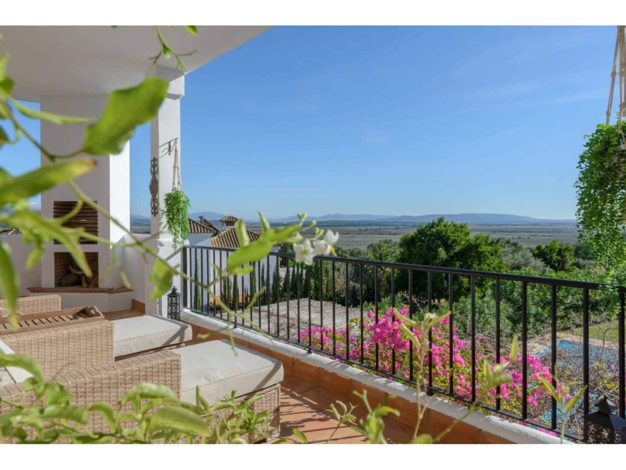 4 soveværelse Villa til salg i Benalup med swimmingpool garage - € 885.000 (Ref: 8560986)