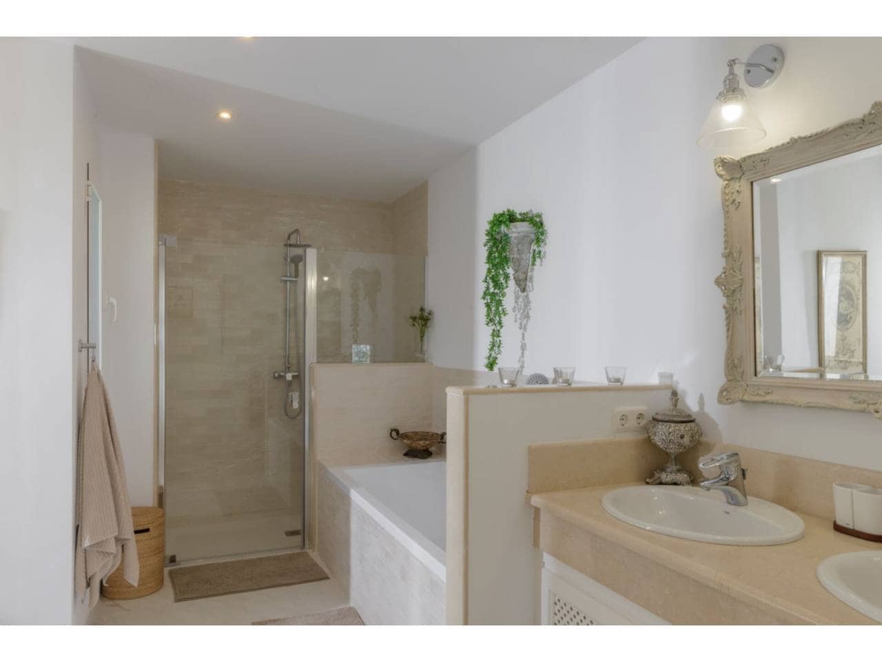 4 soveværelse Villa til salg i Benalup med swimmingpool garage - € 885.000 (Ref: 8560986)