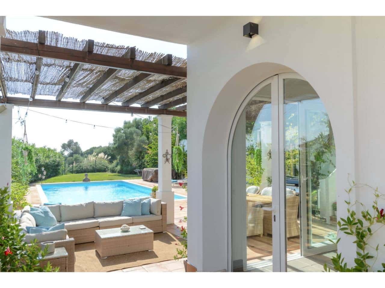 4 soveværelse Villa til salg i Benalup med swimmingpool garage - € 885.000 (Ref: 8560986)