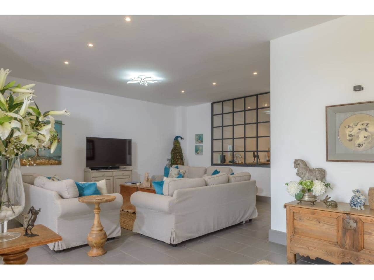 4 soveværelse Villa til salg i Benalup med swimmingpool garage - € 885.000 (Ref: 8560986)