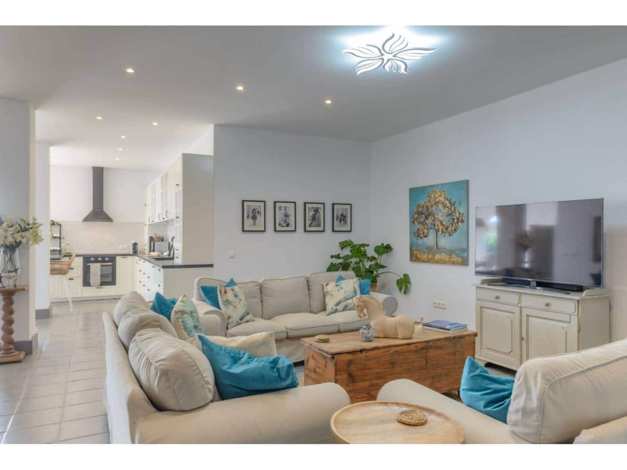 4 soveværelse Villa til salg i Benalup med swimmingpool garage - € 885.000 (Ref: 8560986)