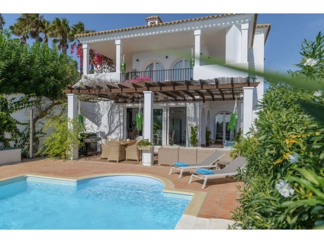 4 bedroom Villa for sale in Benalup with pool garage - € 885,000 (Ref: 8560986)