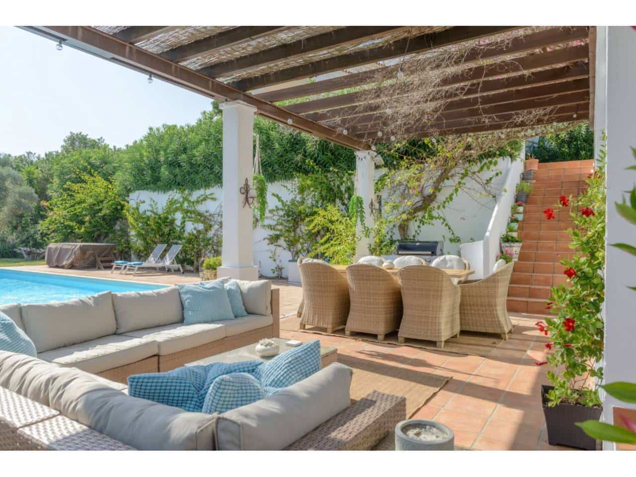 4 soveværelse Villa til salg i Benalup med swimmingpool garage - € 885.000 (Ref: 8560986)