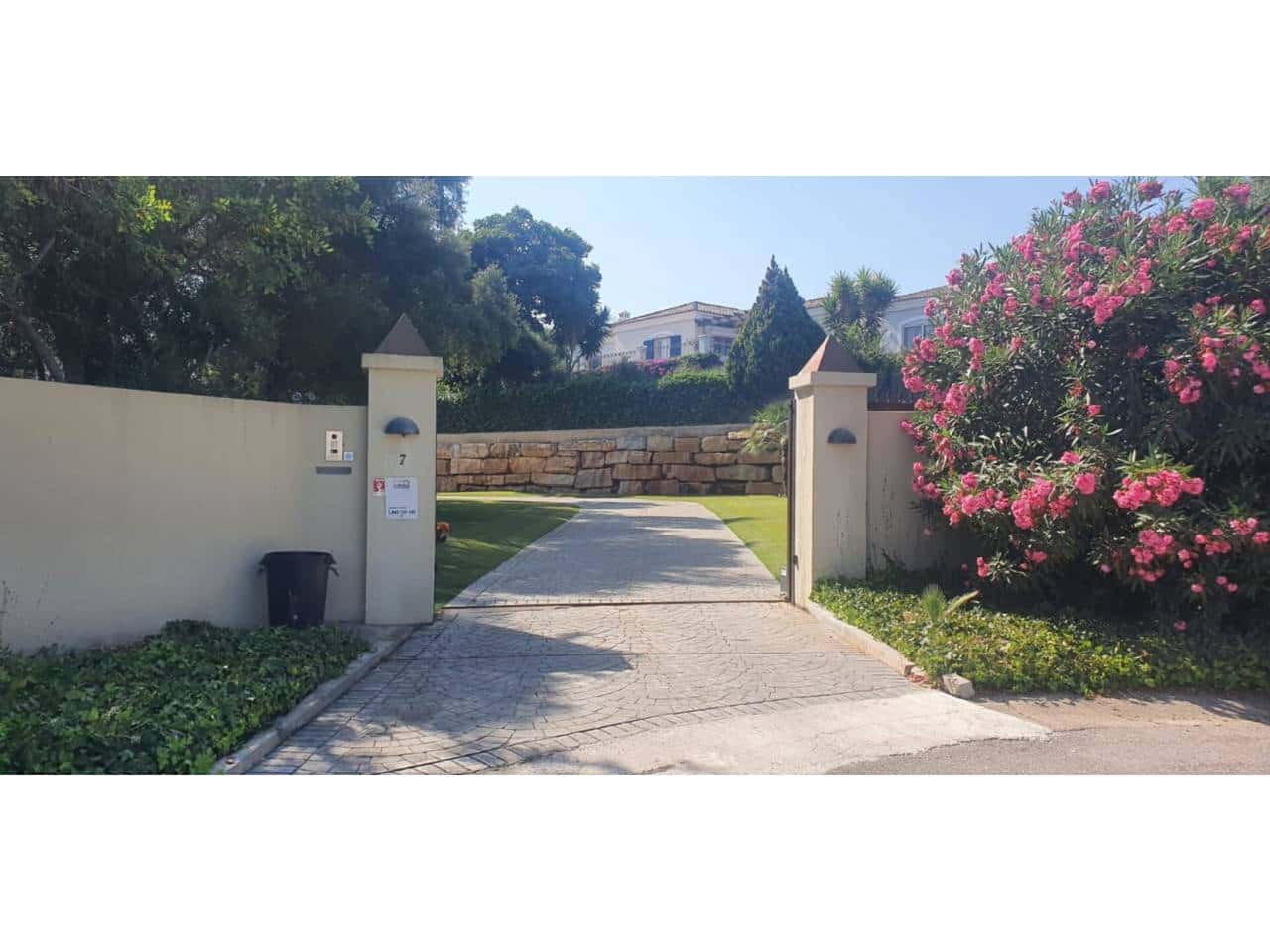 6 soveværelse Villa til salg i Sotogrande med swimmingpool garage - € 1.850.000 (Ref: 8590182)