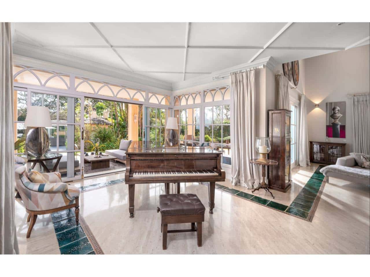 6 soveværelse Villa til salg i San Roque med swimmingpool garage - € 4.700.000 (Ref: 8596846)