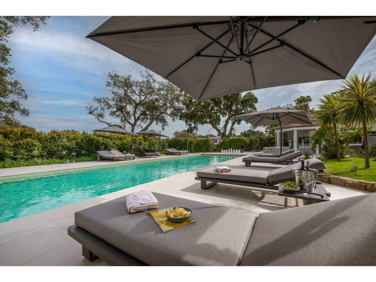 6 soveværelse Villa til salg i San Roque med swimmingpool garage - € 4.700.000 (Ref: 8596846)