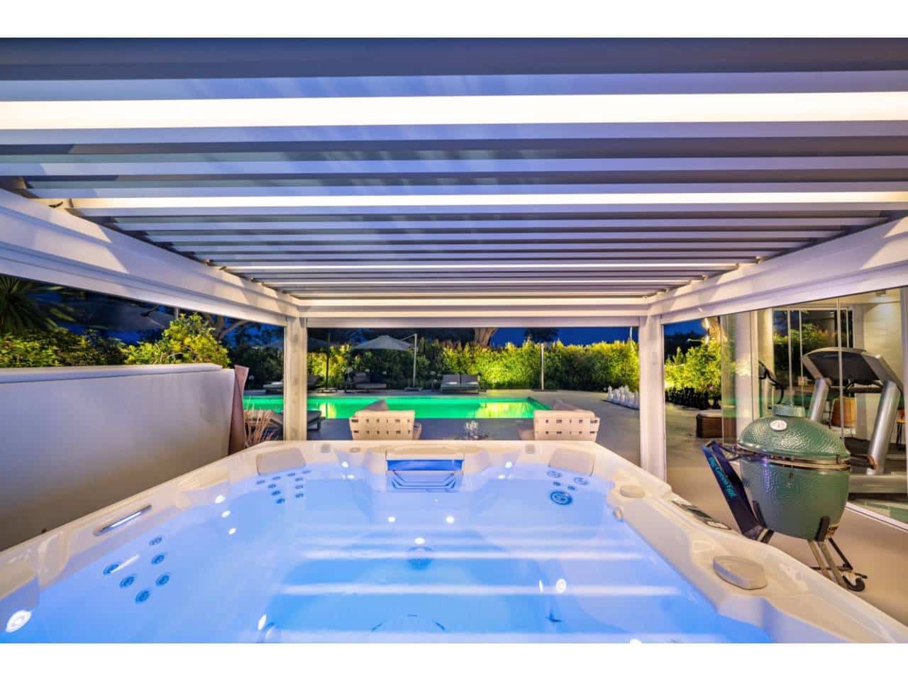 6 soveværelse Villa til salg i San Roque med swimmingpool garage - € 4.700.000 (Ref: 8596846)