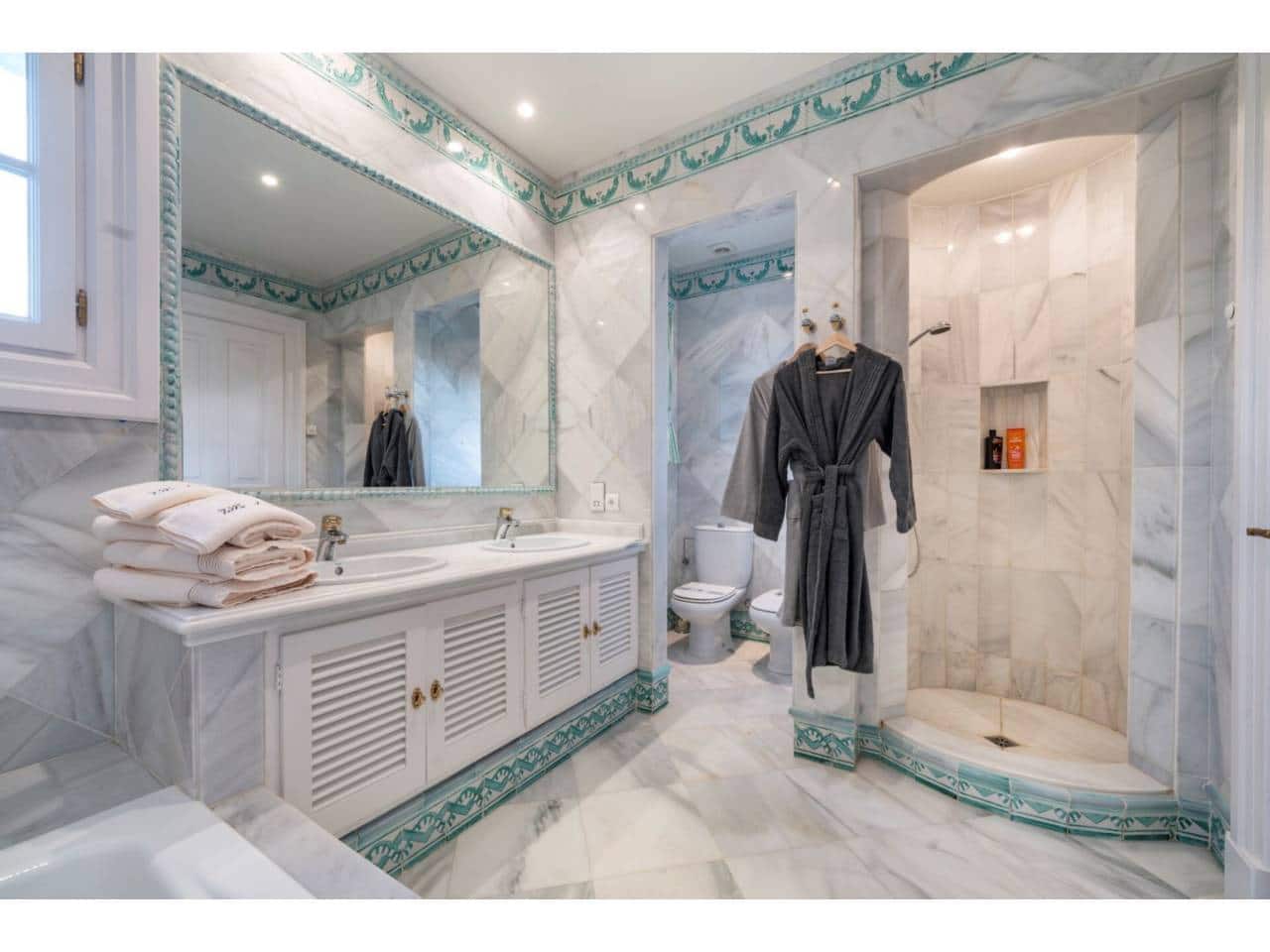 6 soveværelse Villa til salg i San Roque med swimmingpool garage - € 4.700.000 (Ref: 8596846)