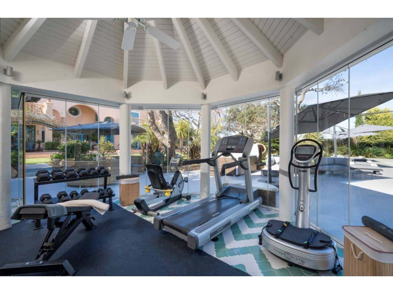 6 soveværelse Villa til salg i San Roque med swimmingpool garage - € 4.700.000 (Ref: 8596846)