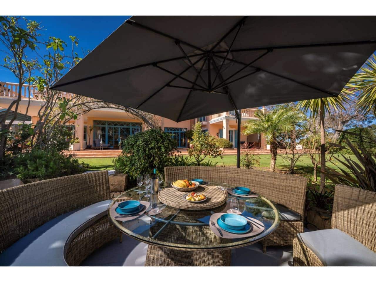 6 soveværelse Villa til salg i San Roque med swimmingpool garage - € 4.700.000 (Ref: 8596846)