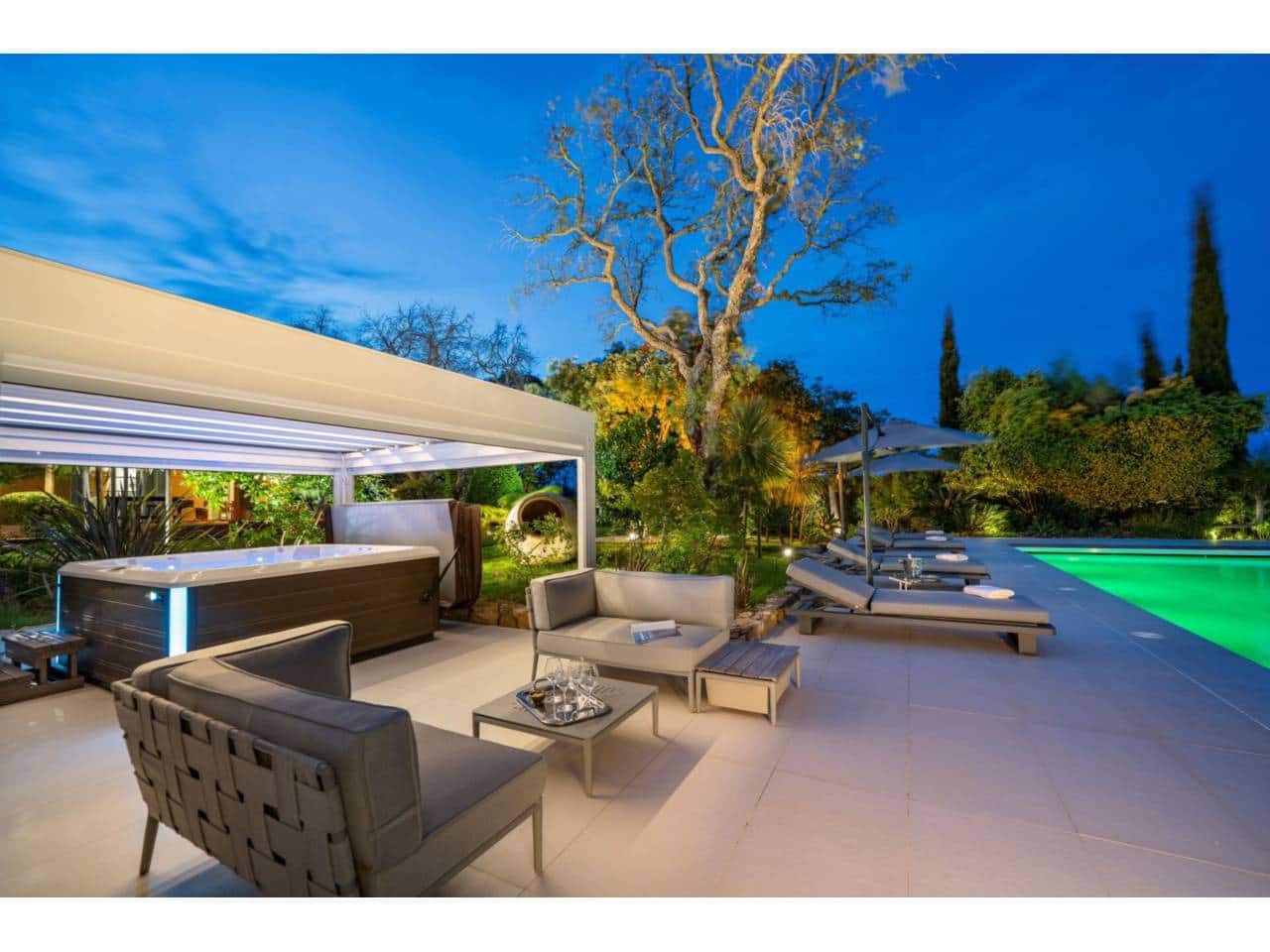 6 soveværelse Villa til salg i San Roque med swimmingpool garage - € 4.700.000 (Ref: 8596846)