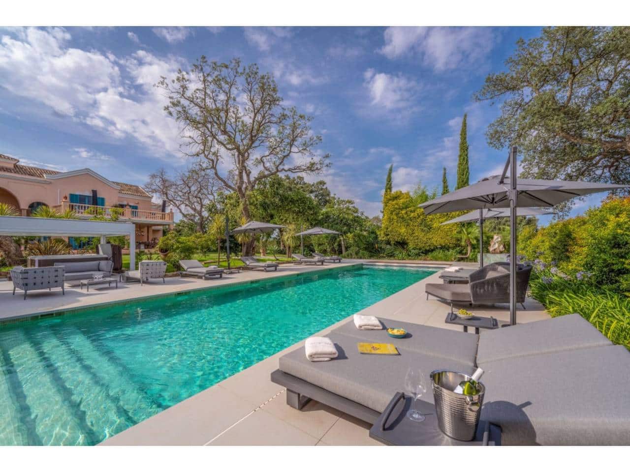 6 soveværelse Villa til salg i San Roque med swimmingpool garage - € 4.700.000 (Ref: 8596846)