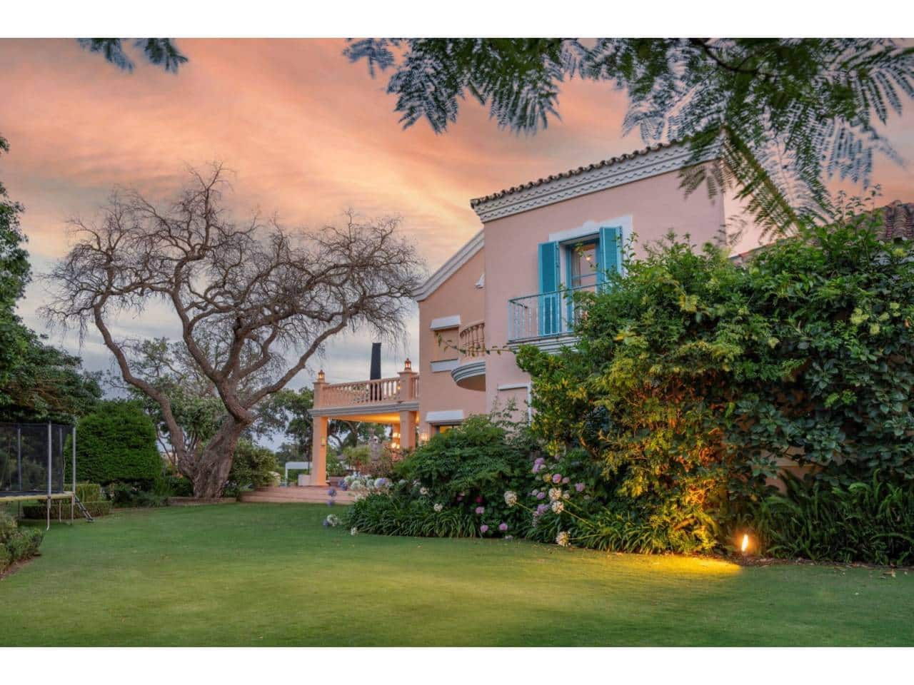 6 soveværelse Villa til salg i San Roque med swimmingpool garage - € 4.700.000 (Ref: 8596846)