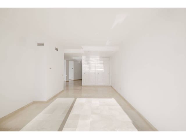 3 bedroom Apartment for sale in Casares with pool garage - € 690,000 (Ref: 8621136)