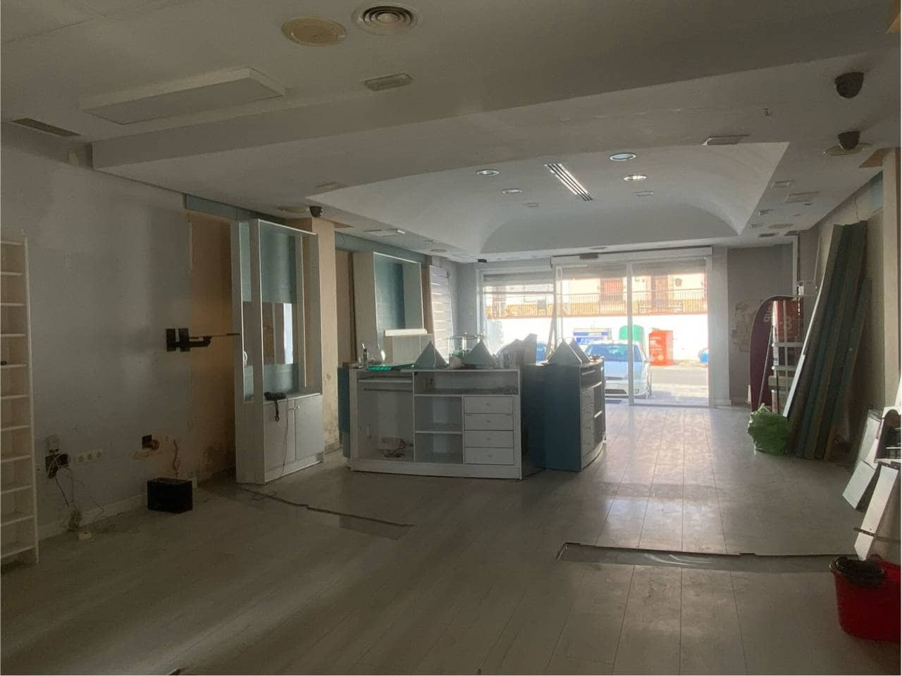 Commercial for sale in Sotogrande - € 140,000 (Ref: 8634111)