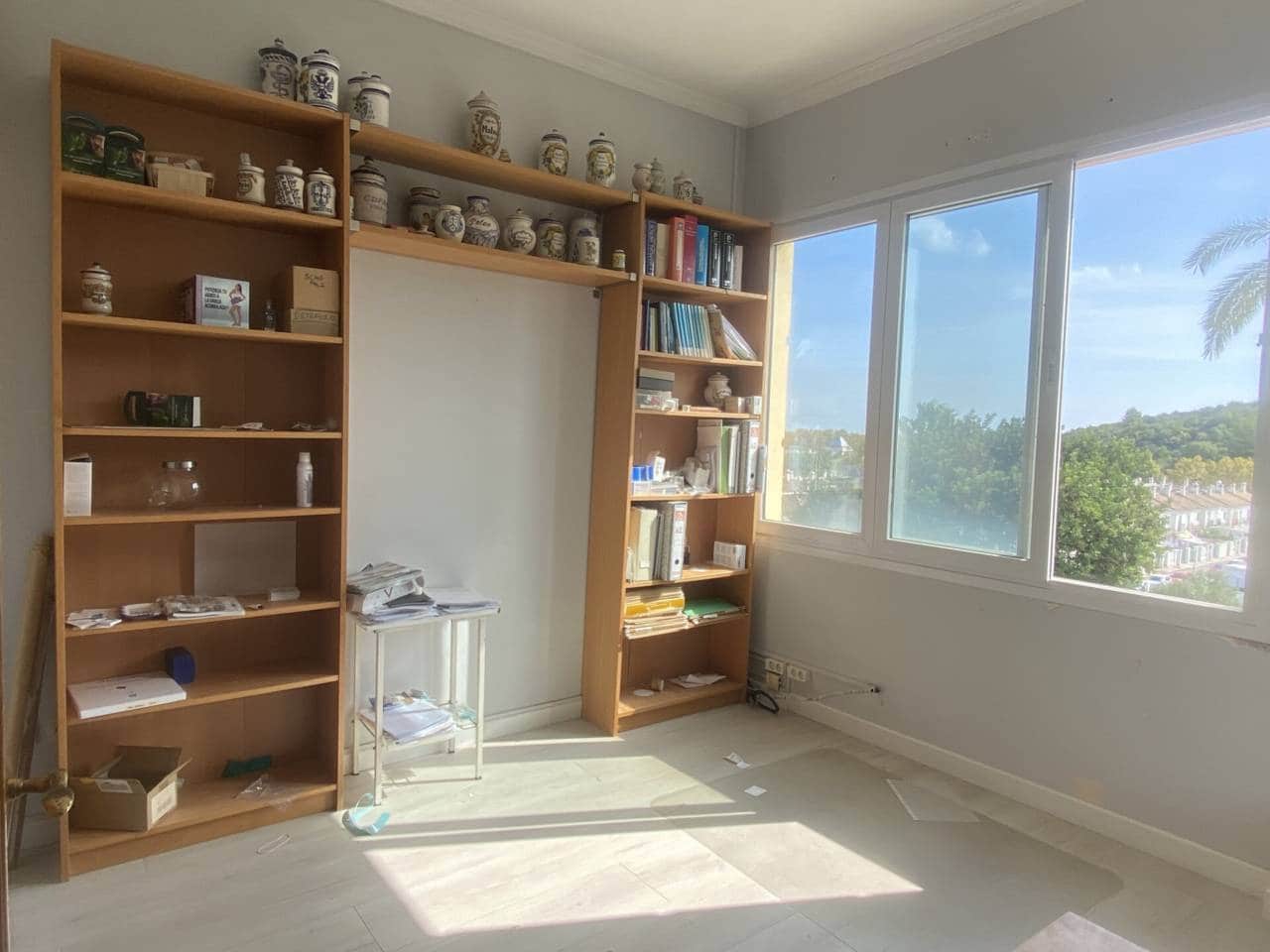 Commercial for sale in Sotogrande - € 140,000 (Ref: 8634111)