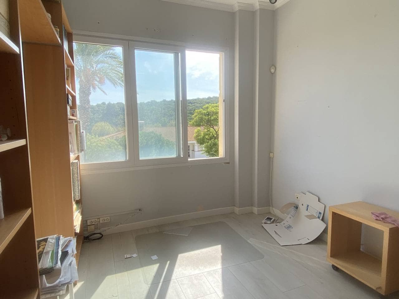 Commercial for sale in Sotogrande - € 140,000 (Ref: 8634111)