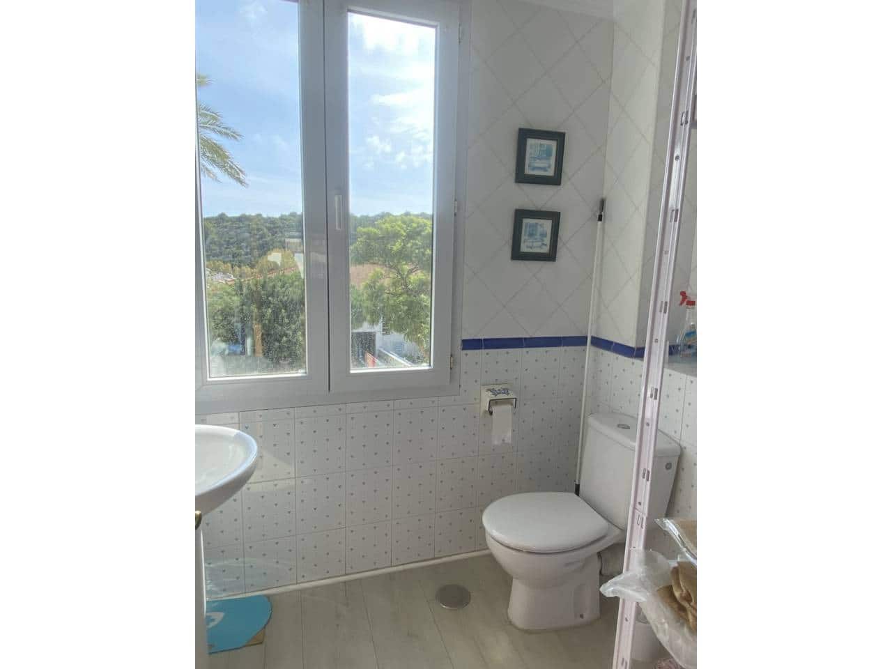 Commercial for sale in Sotogrande - € 140,000 (Ref: 8634111)