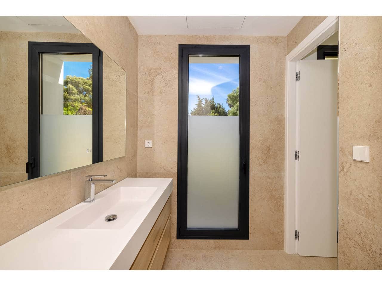 6 sypialnia Willa na sprzedaż w Sotogrande z basenem - 2 600 000 € (Ref: 8638079)