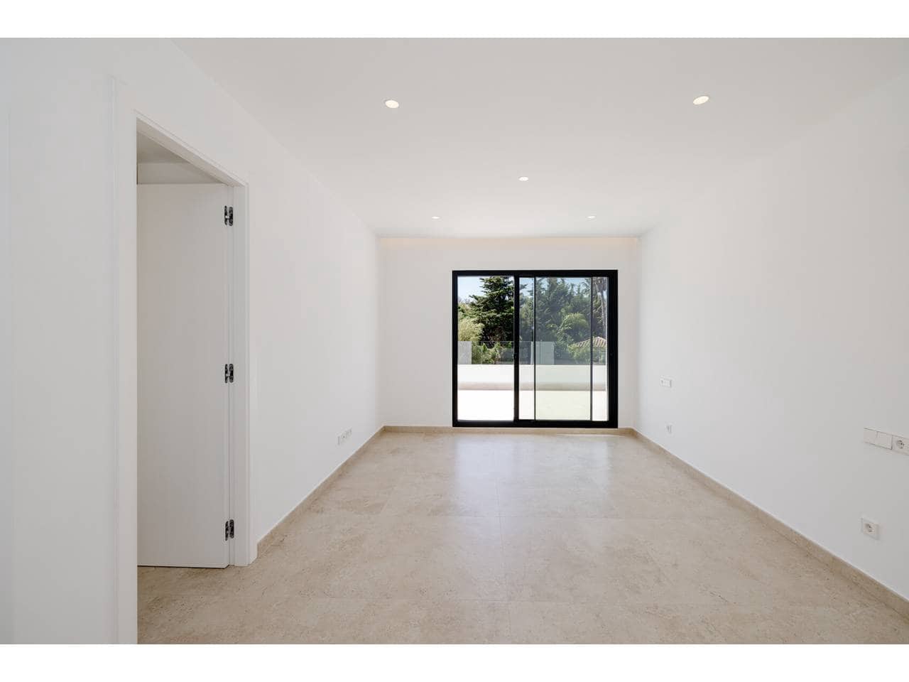 6 sypialnia Willa na sprzedaż w Sotogrande z basenem - 2 600 000 € (Ref: 8638079)