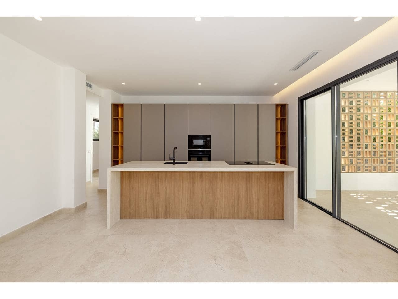 6 sypialnia Willa na sprzedaż w Sotogrande z basenem - 2 600 000 € (Ref: 8638079)