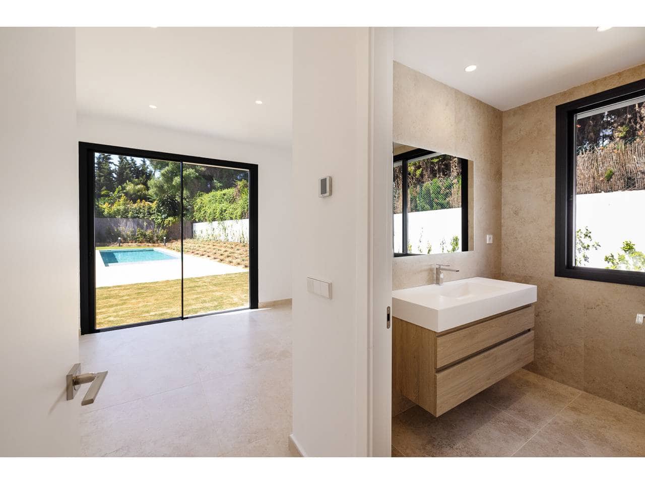 6 sypialnia Willa na sprzedaż w Sotogrande z basenem - 2 600 000 € (Ref: 8638079)