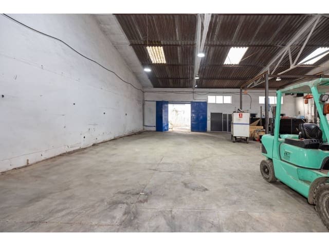 Commercial for sale in Algeciras - € 435,000 (Ref: 8655950)